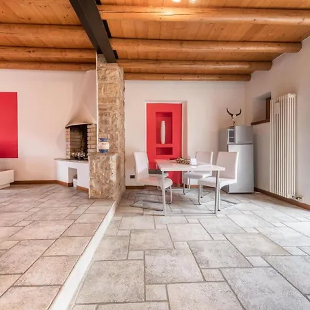 Casa Rustico * コステロマーノ